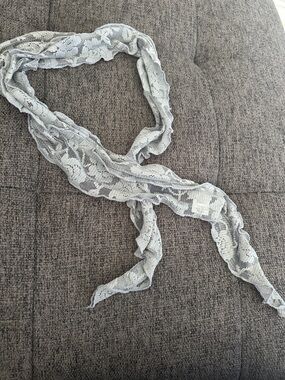 Arizona Gray Lace Scarf